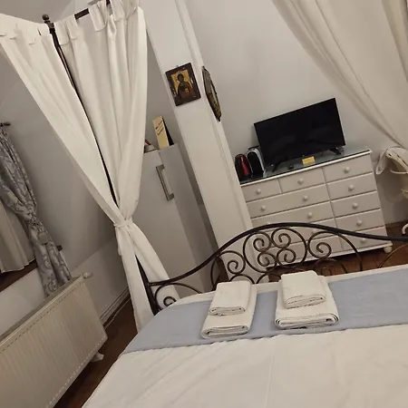 Boutique By 3*