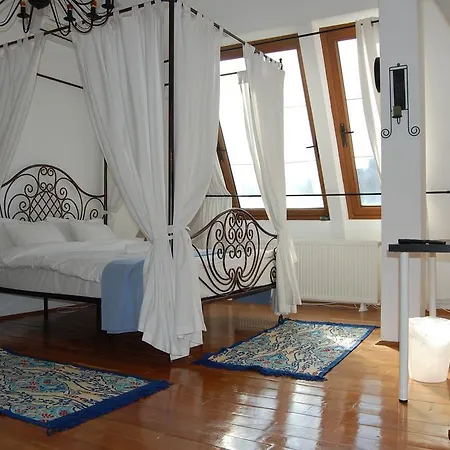 Boutique By 3* Bucarest